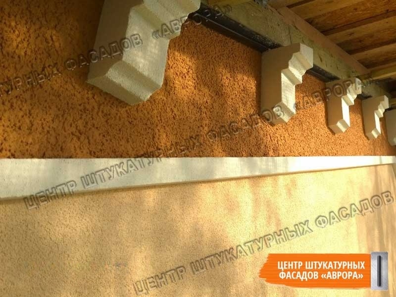 Шубка 1.0, 1.5, 4.0 мм. Декор. элементы выполнены в шубке 1.0 мм., снизу нанесение шубки 1.5 мм., вдоль свесов кровли нанесение шубки 4.0 мм.